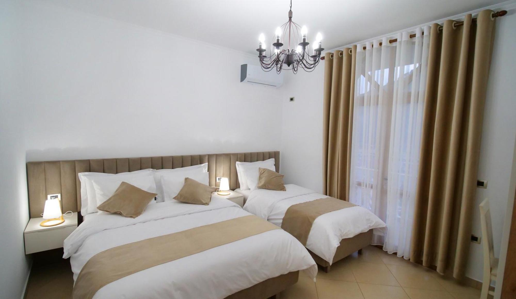 Vila Malasi Berat Exterior foto