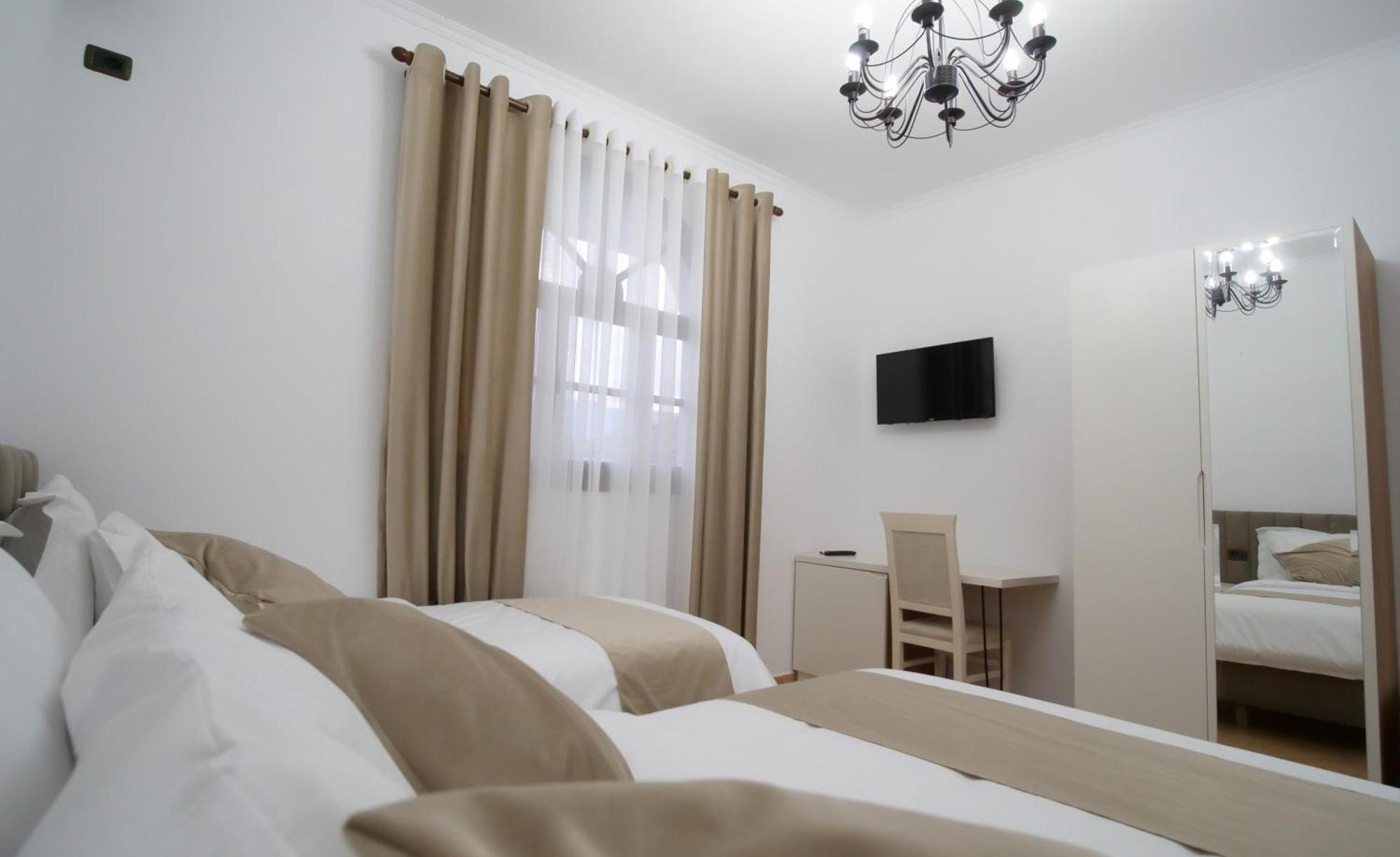 Vila Malasi Berat Exterior foto