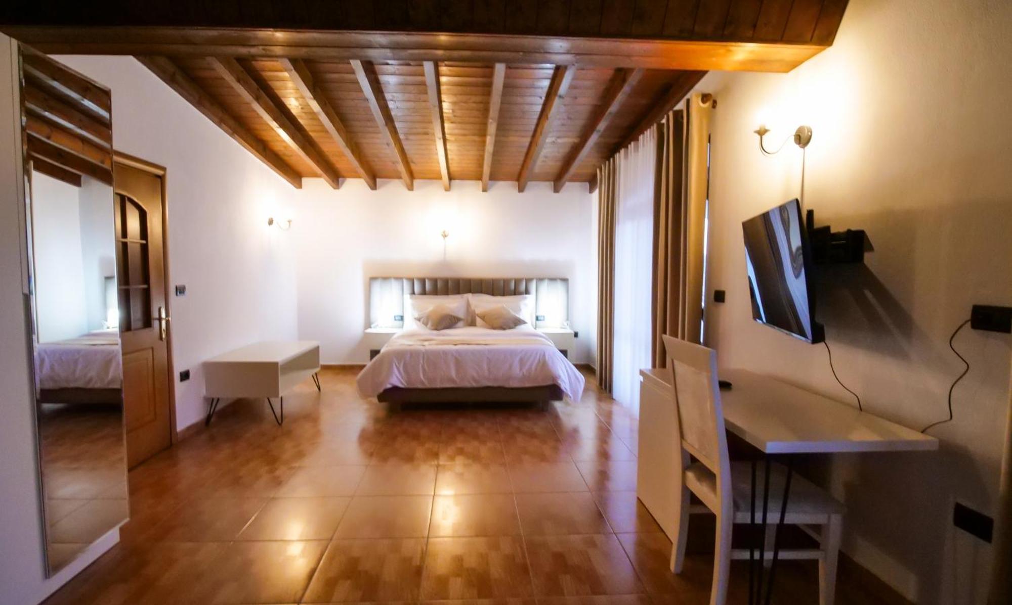 Vila Malasi Berat Exterior foto